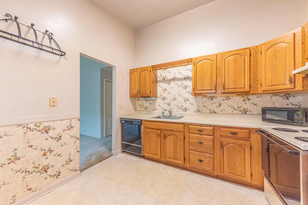 35868 Castlewood Court Westland City MI 48185
