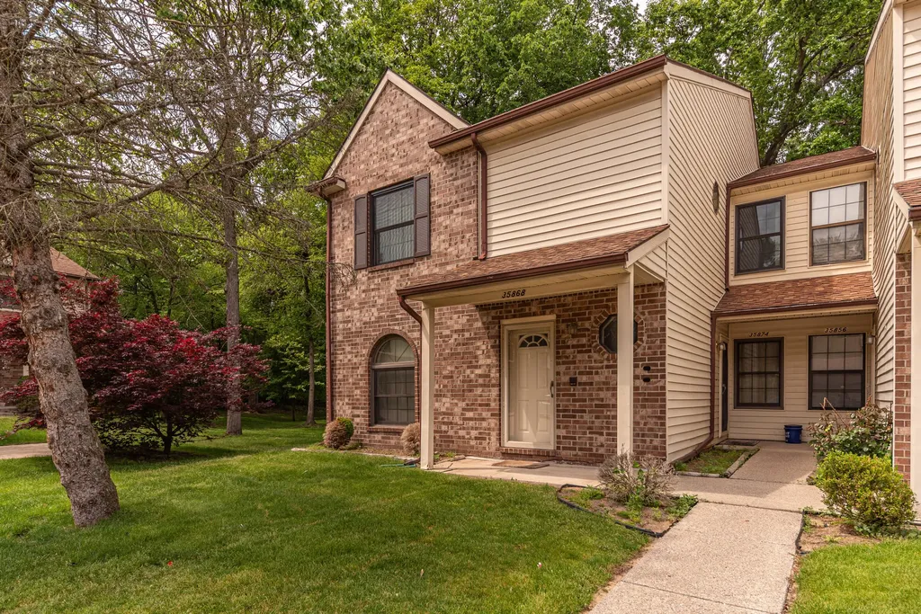35868 Castlewood Court Westland City MI 48185