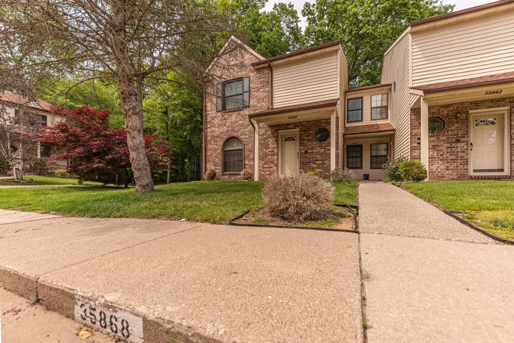 35868 Castlewood Court Westland City MI 48185