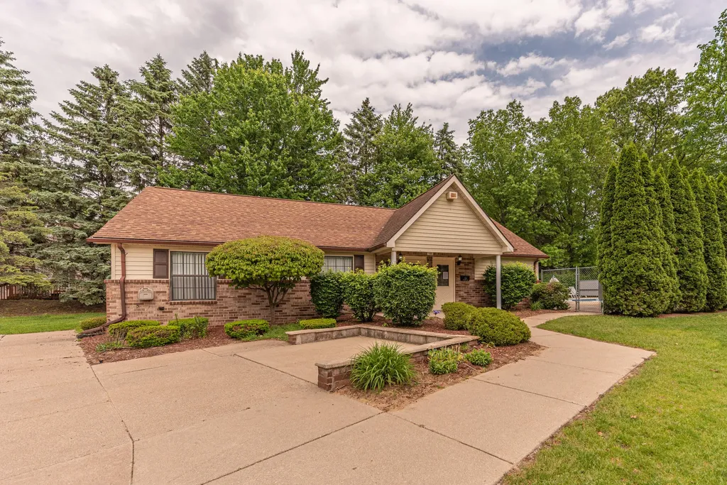 35868 Castlewood Court Westland City MI 48185