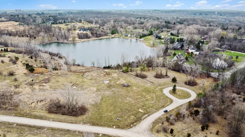 5670 E Stone Valley Drive Superior Charter Township MI 48105