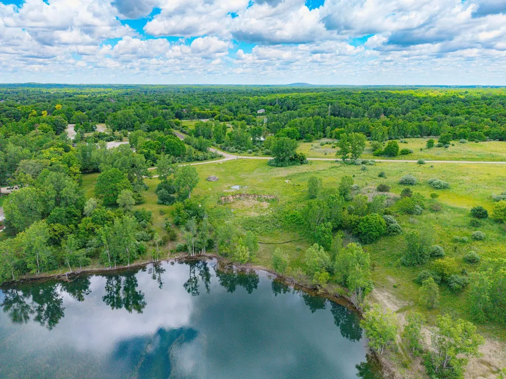 5670 E Stone Valley Drive Superior Charter Township MI 48105