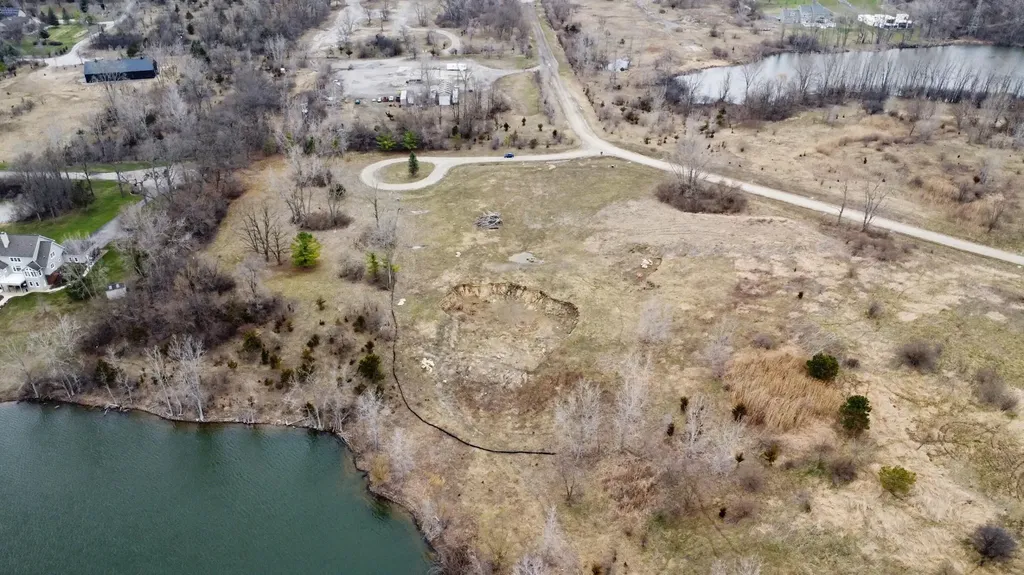 5670 E Stone Valley Drive Superior Charter Township MI 48105