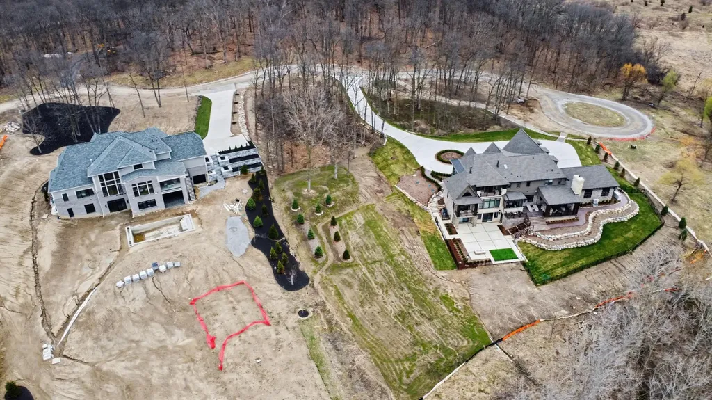 5670 E Stone Valley Drive Superior Charter Township MI 48105