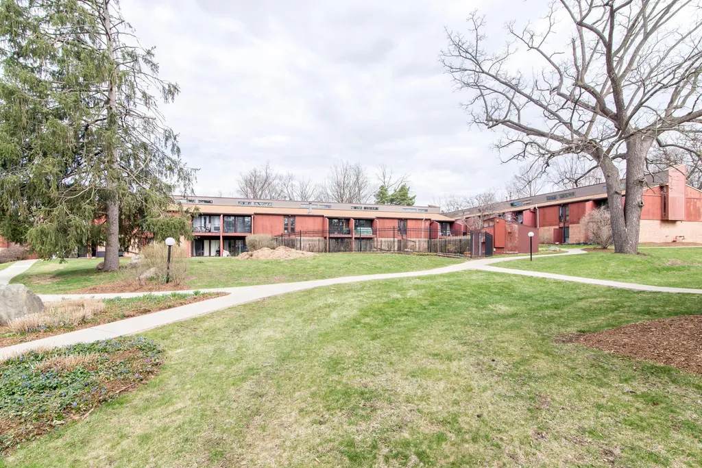 1809 Independence Boulevard Ann Arbor City MI 48104
