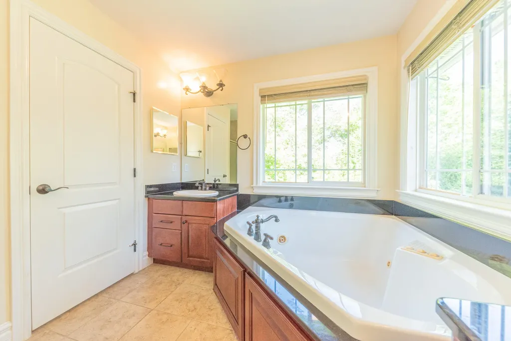 2243 Old Falls Drive Pittsfield Charter Township MI 48103