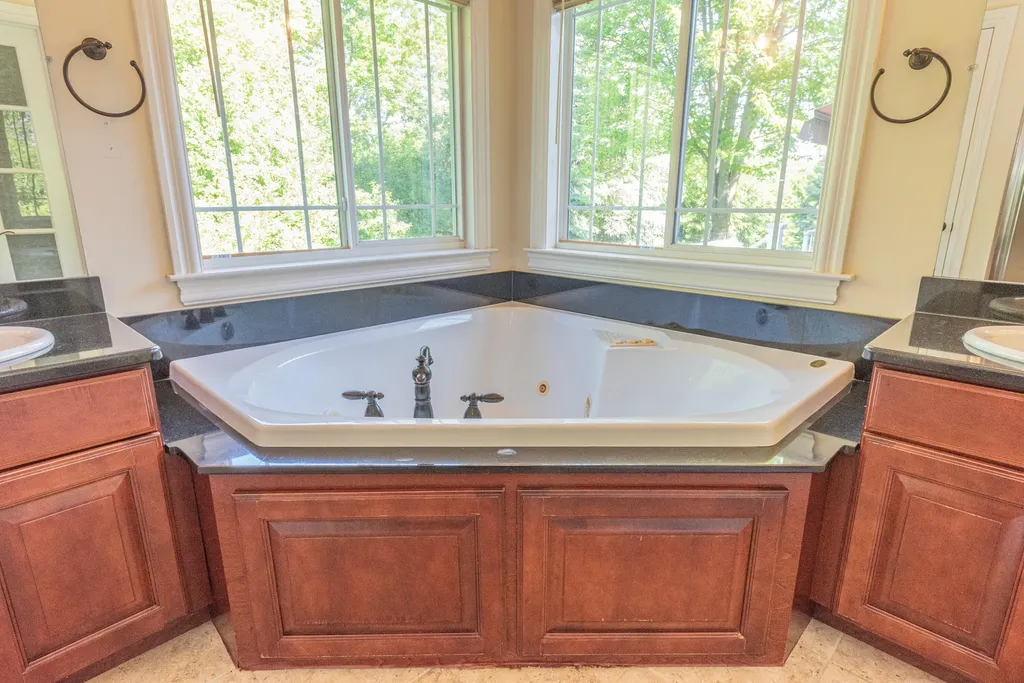 2243 Old Falls Drive Pittsfield Charter Township MI 48103