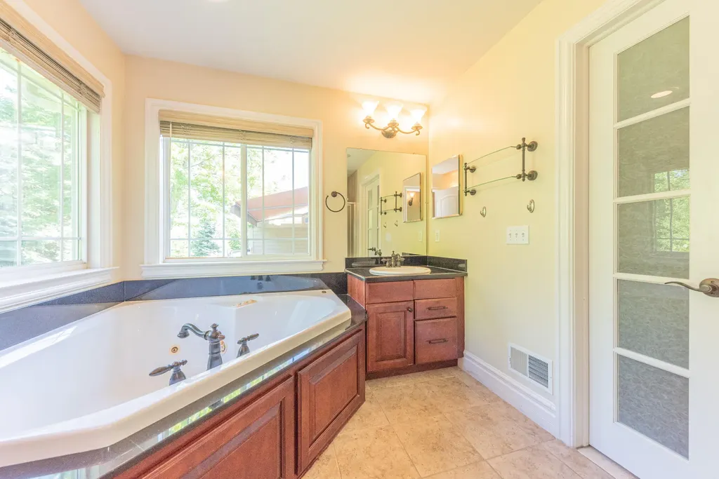 2243 Old Falls Drive Pittsfield Charter Township MI 48103
