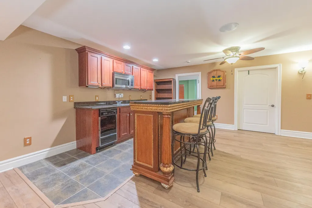 2243 Old Falls Drive Pittsfield Charter Township MI 48103