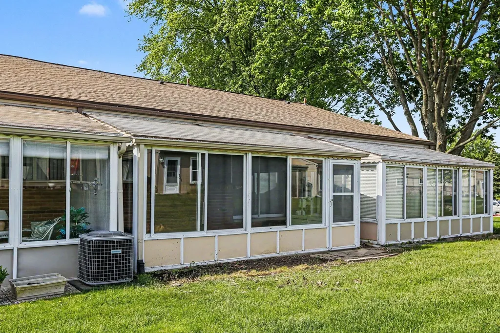25176 Potomac Drive Lyon Charter Township MI 48178