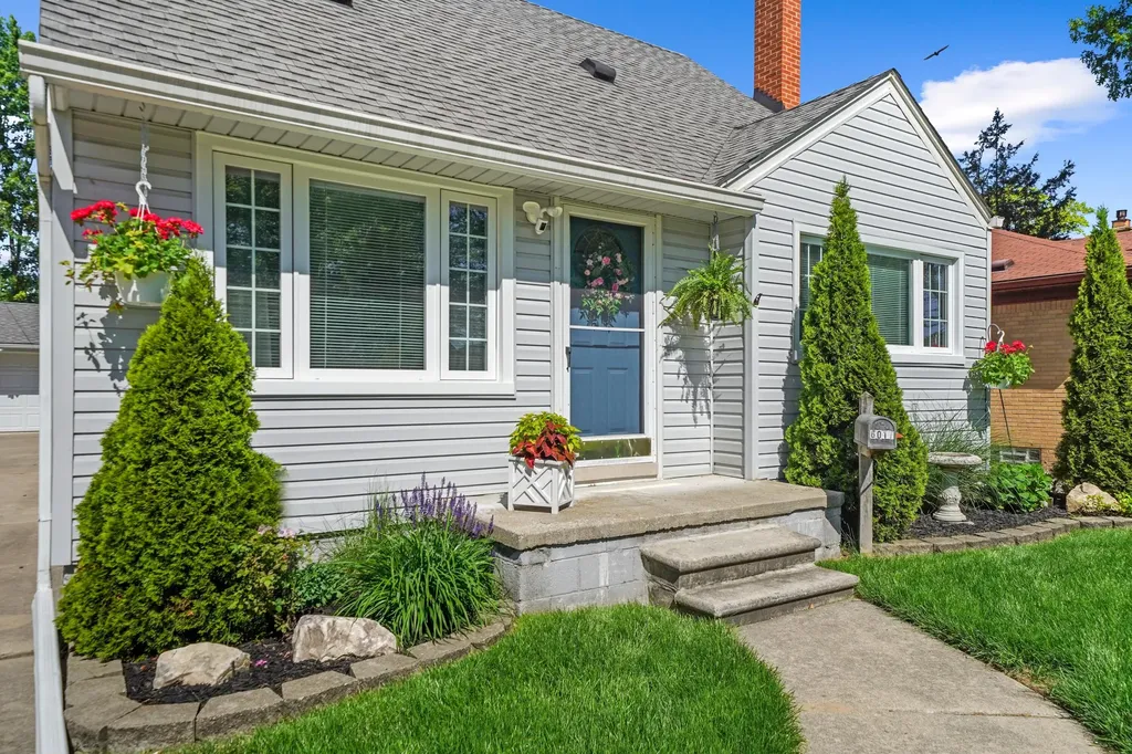 6017 Drexel Street Dearborn Heights City MI 48127