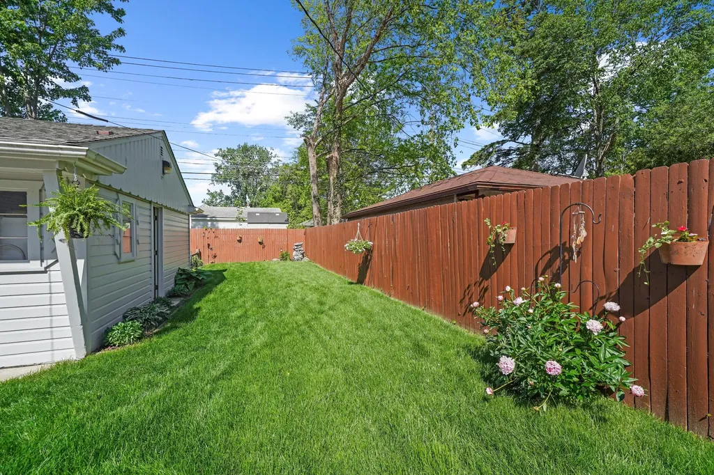 6017 Drexel Street Dearborn Heights City MI 48127