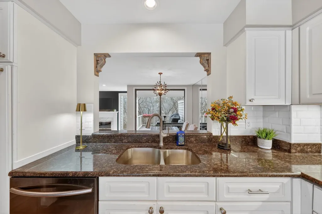 2485 Wild Brook Run Bloomfield Charter Township MI 48304