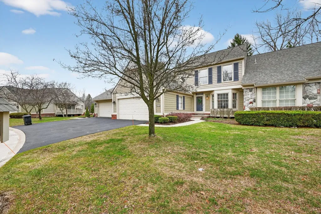 2485 Wild Brook Run Bloomfield Charter Township MI 48304