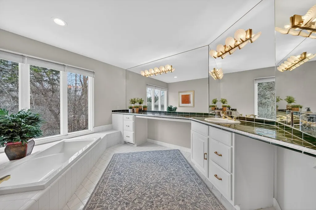 2485 Wild Brook Run Bloomfield Charter Township MI 48304