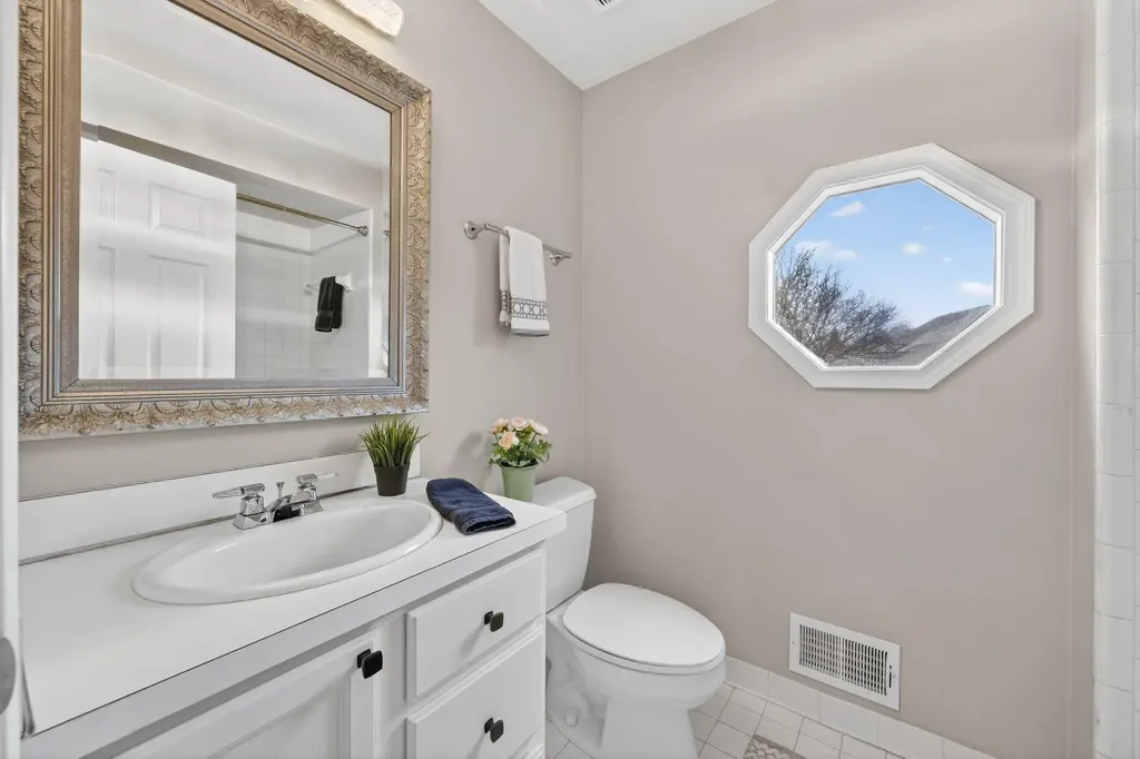 2485 Wild Brook Run Bloomfield Charter Township MI 48304