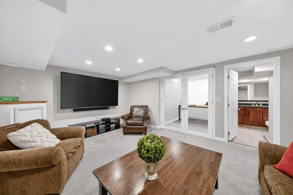 2485 Wild Brook Run Bloomfield Charter Township MI 48304