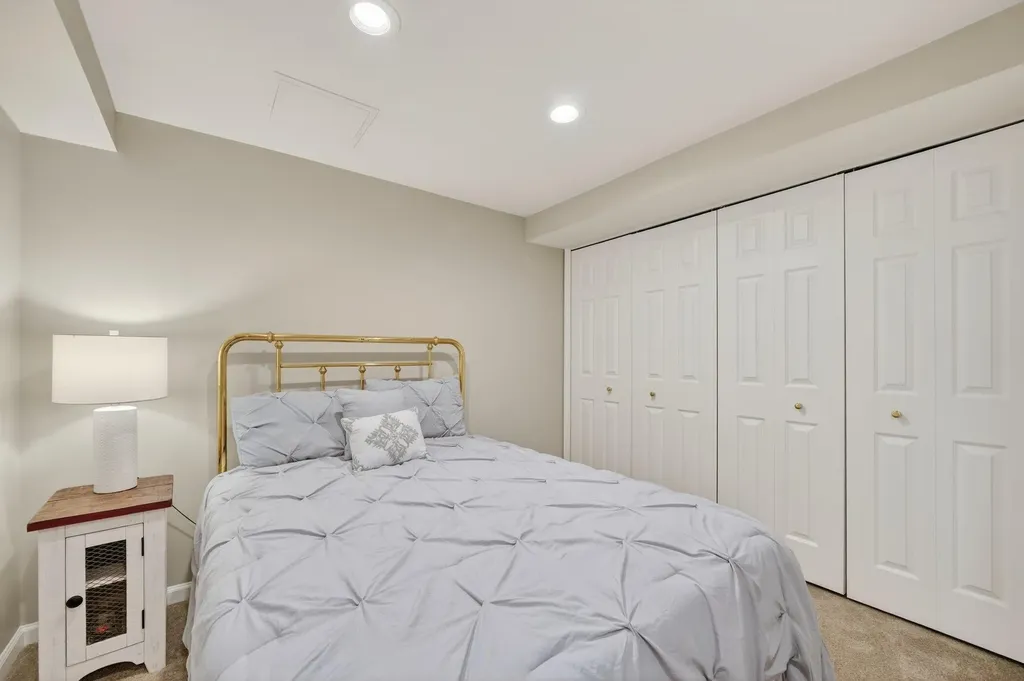 2485 Wild Brook Run Bloomfield Charter Township MI 48304