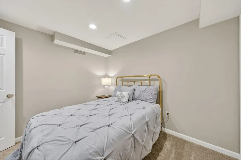 2485 Wild Brook Run Bloomfield Charter Township MI 48304