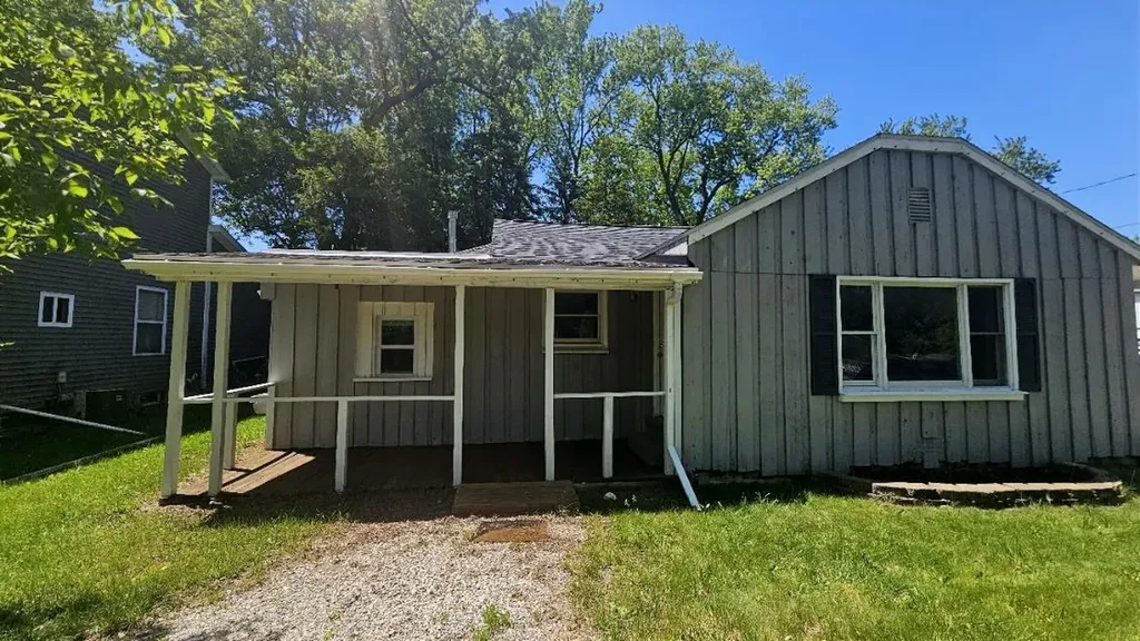 6068 Grove Avenue Grand Blanc Charter Township MI 48439
