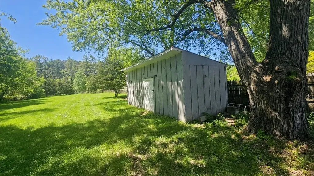 6068 Grove Avenue Grand Blanc Charter Township MI 48439