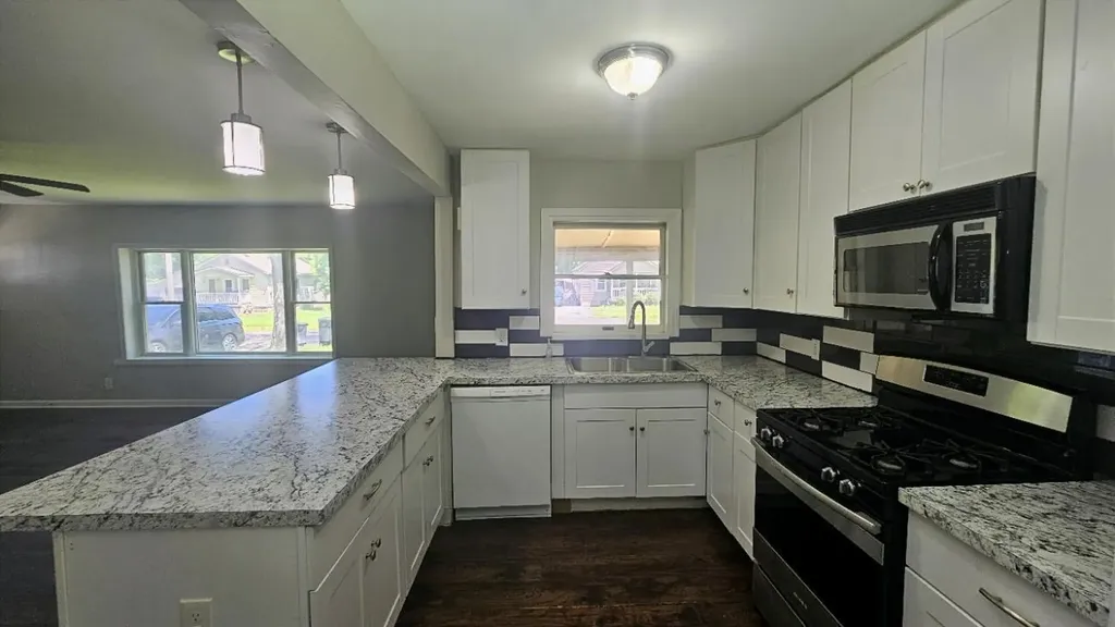 6068 Grove Avenue Grand Blanc Charter Township MI 48439