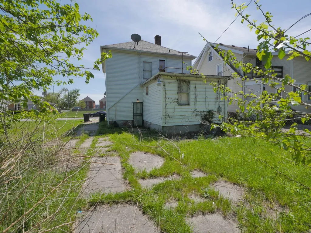 13691 Park Grove Street Detroit City MI 48205
