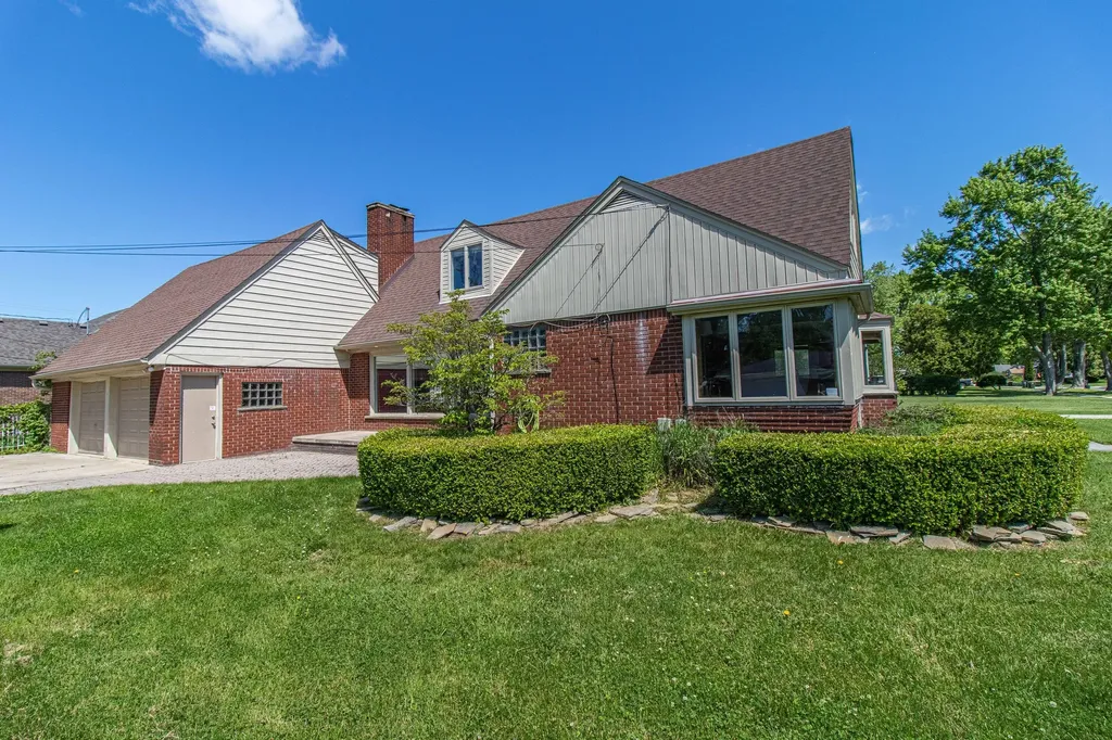 30007 Maison Street St. Clair Shores City MI 48082