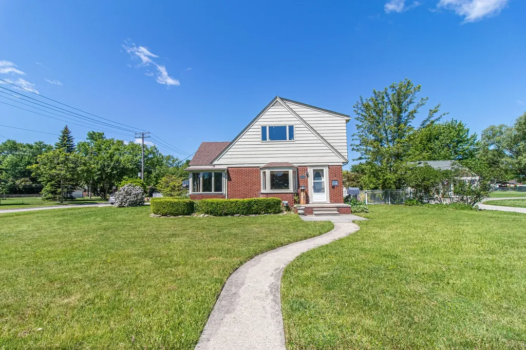 30007 Maison Street St. Clair Shores City MI 48082