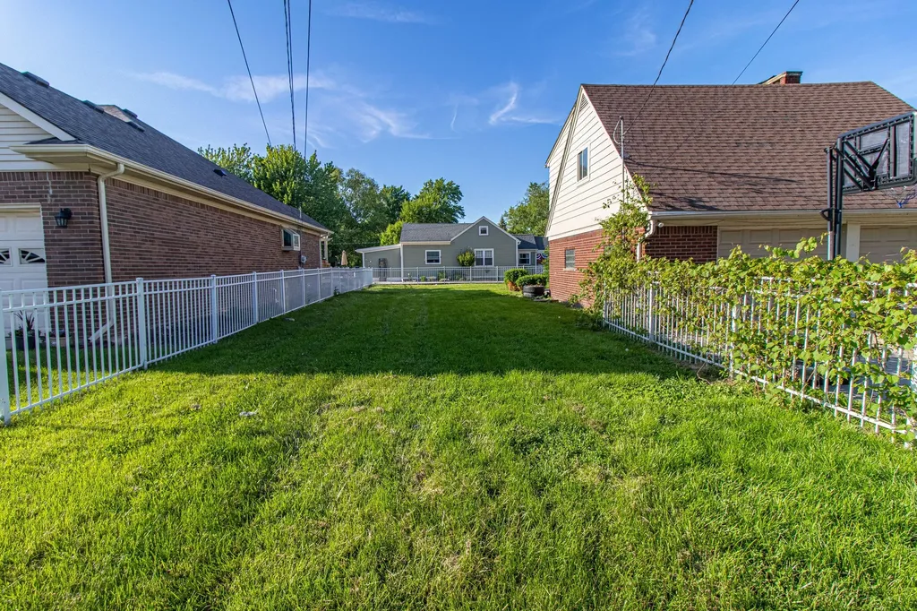 30007 Maison Street St. Clair Shores City MI 48082