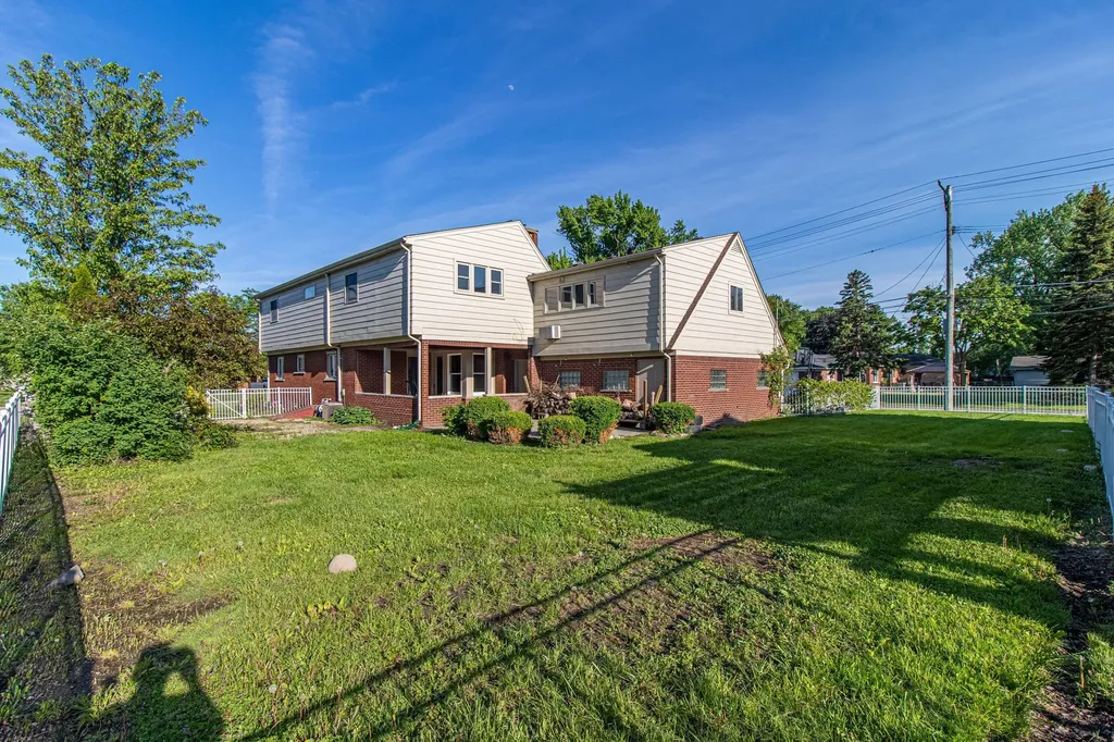 30007 Maison Street St. Clair Shores City MI 48082
