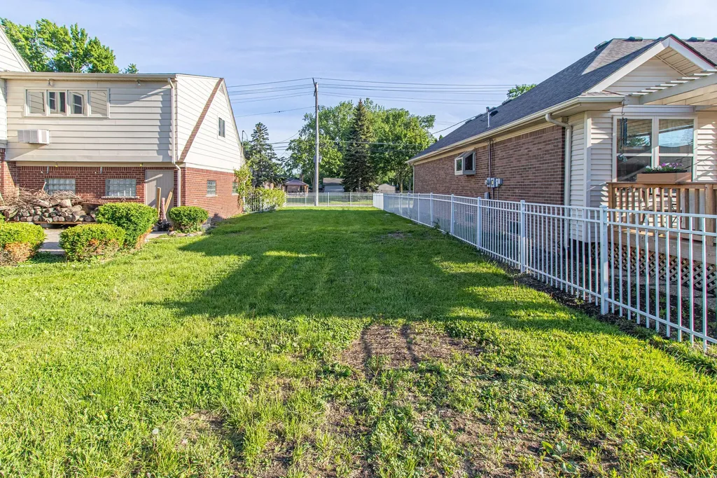 30007 Maison Street St. Clair Shores City MI 48082