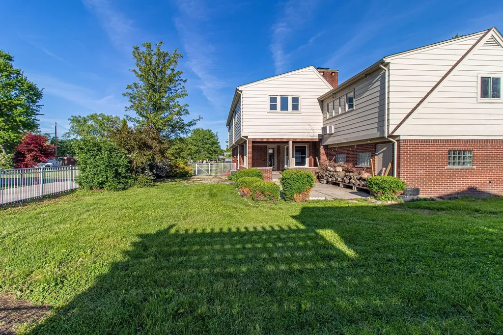 30007 Maison Street St. Clair Shores City MI 48082