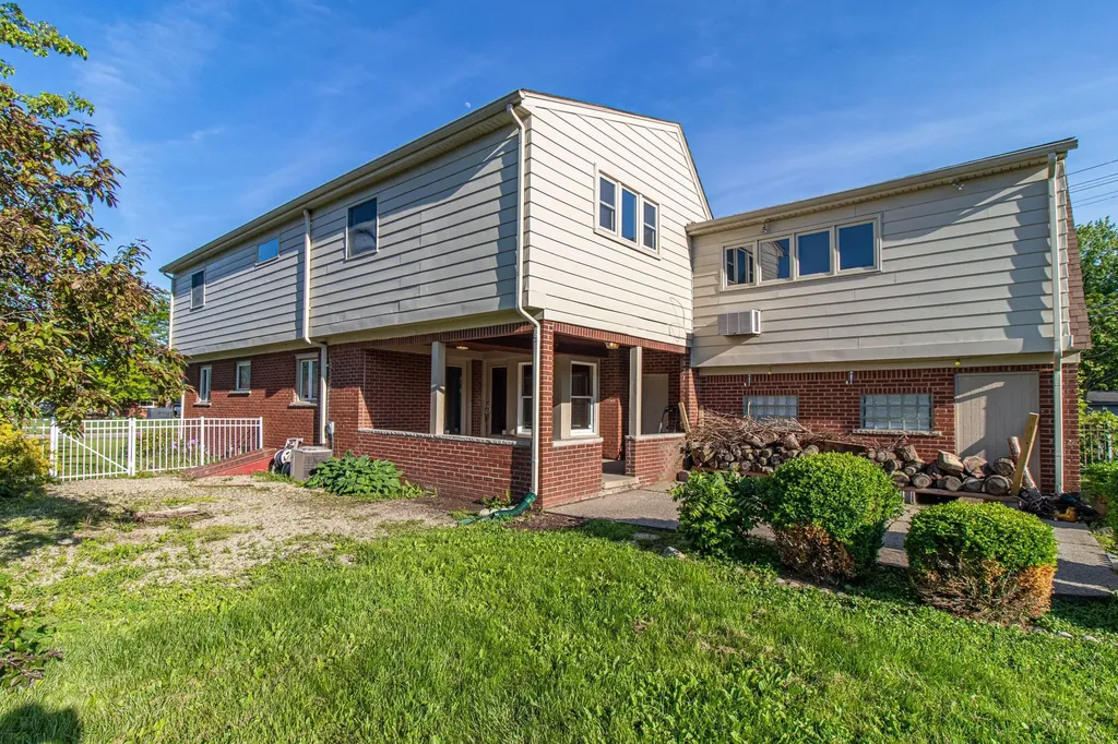 30007 Maison Street St. Clair Shores City MI 48082
