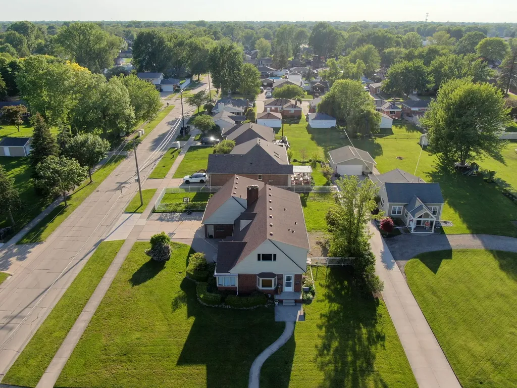 30007 Maison Street St. Clair Shores City MI 48082