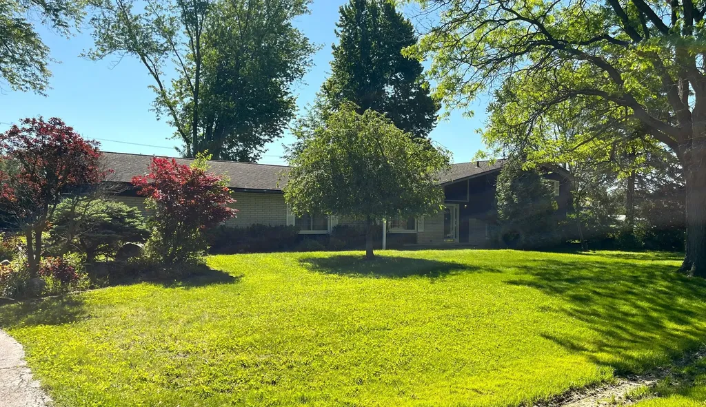 29360 Woodhaven Lane Southfield City MI 48076