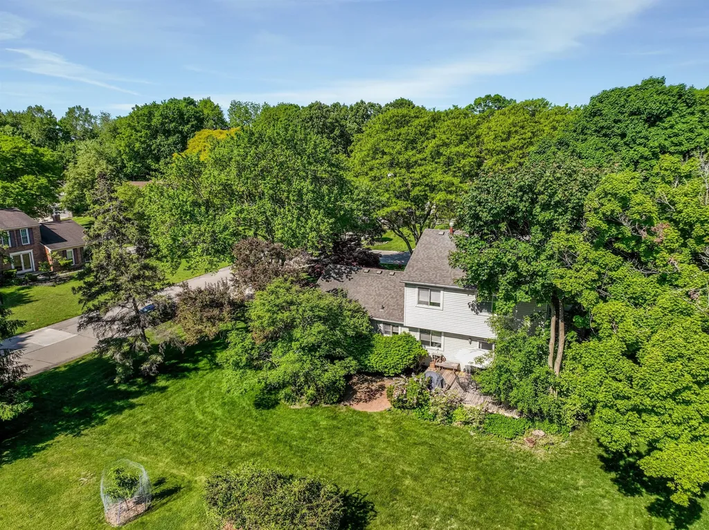 21934 Shadybrook Drive Novi City MI 48375