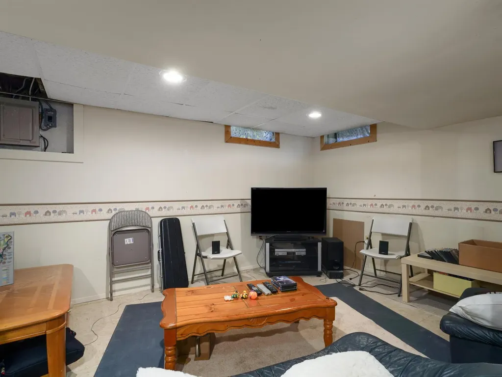 21934 Shadybrook Drive Novi City MI 48375