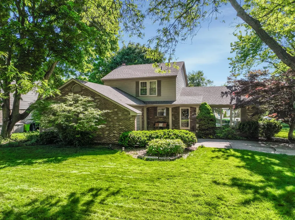 21934 Shadybrook Drive Novi City MI 48375
