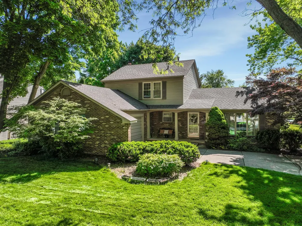 21934 Shadybrook Drive Novi City MI 48375