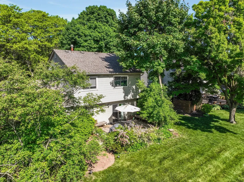 21934 Shadybrook Drive Novi City MI 48375