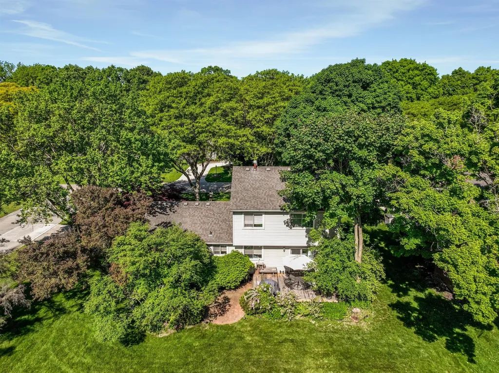 21934 Shadybrook Drive Novi City MI 48375