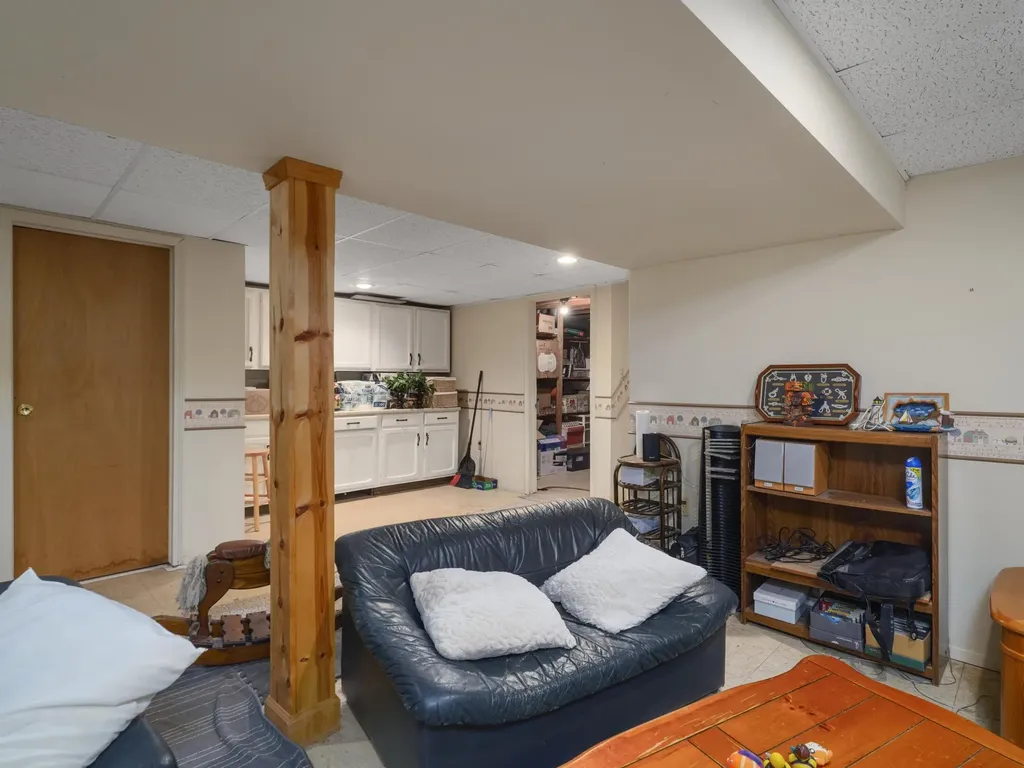 21934 Shadybrook Drive Novi City MI 48375