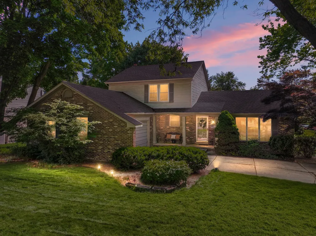 21934 Shadybrook Drive Novi City MI 48375
