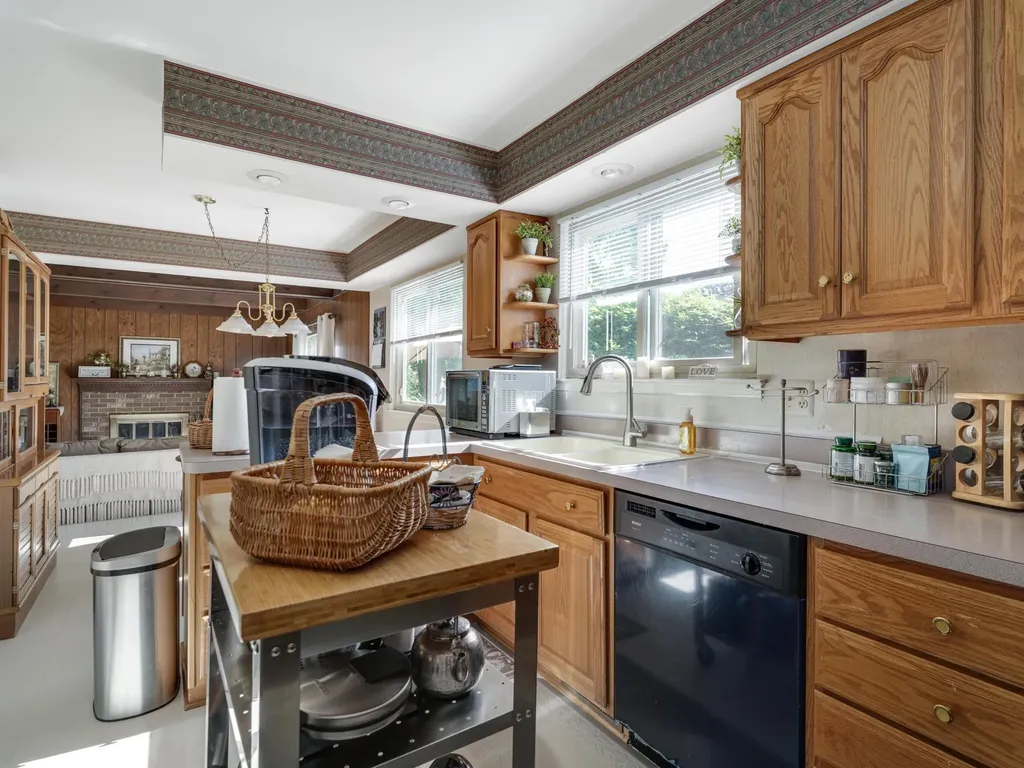 21934 Shadybrook Drive Novi City MI 48375