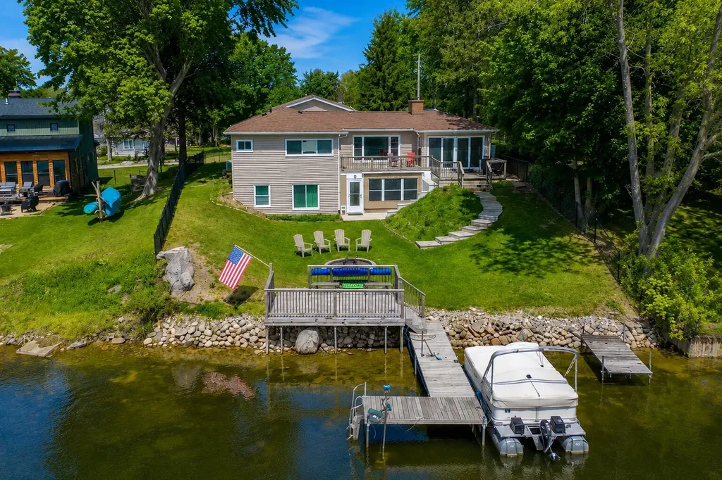 12569 S Crystal Lake Drive Somerset Township MI 49233