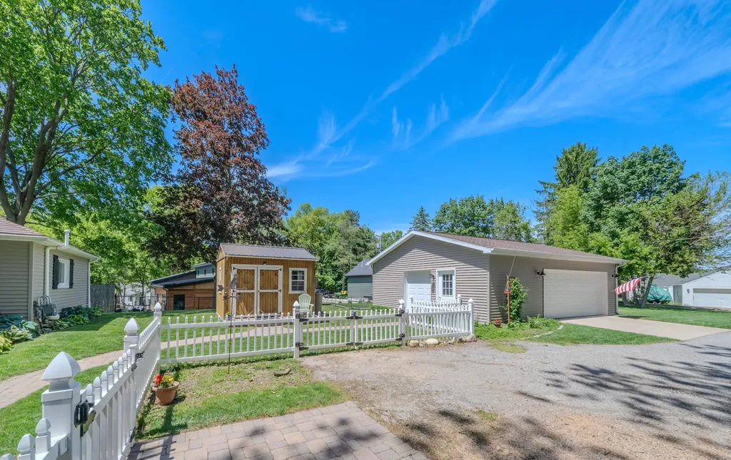 12569 S Crystal Lake Drive Somerset Township MI 49233