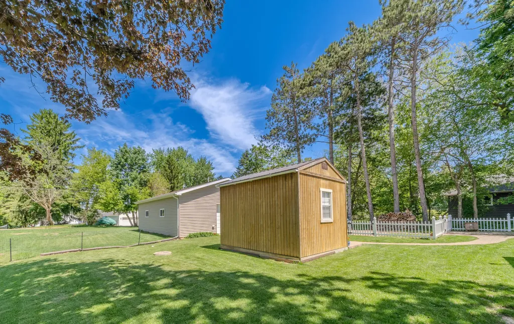12569 S Crystal Lake Drive Somerset Township MI 49233