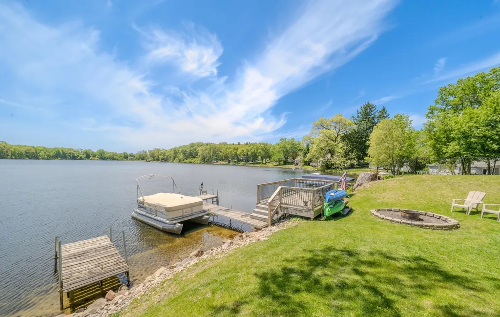12569 S Crystal Lake Drive Somerset Township MI 49233