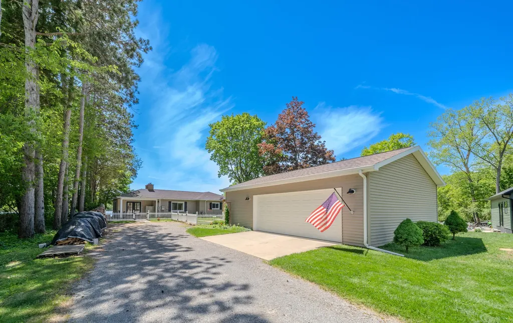 12569 S Crystal Lake Drive Somerset Township MI 49233
